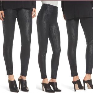 Yummie black snake print / crackle leggings